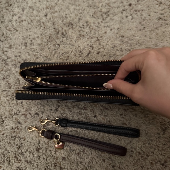 Coach Wallet - Picture 5 of 8